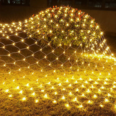Guirlande lumineuse LED rideau étanche allumée en extérieur la nuit