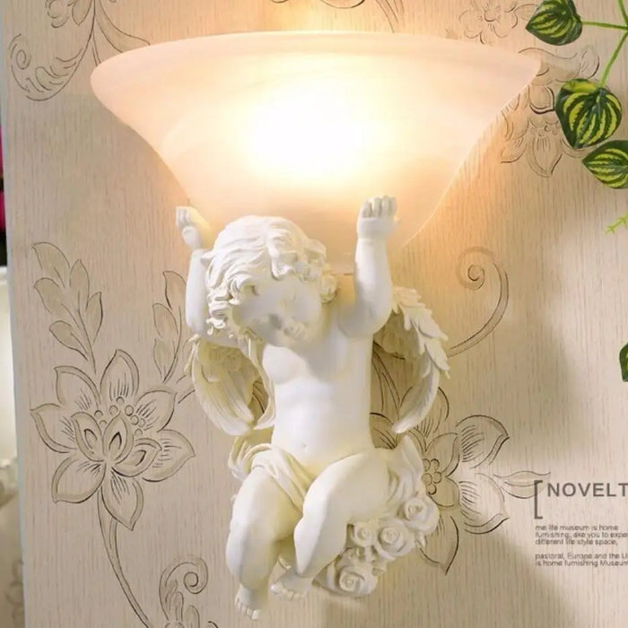 Applique murale beige en résine LED style européen vue de face
