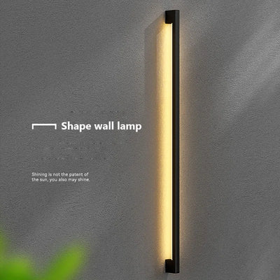 Applique murale design noire longue bande vue de face