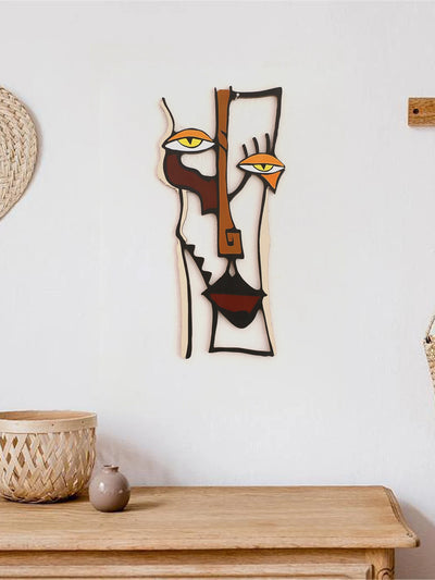 Décoration murale en bois avec visage abstrait moderne gris foncé