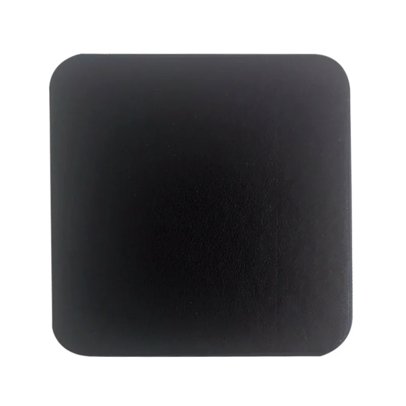 Boîte carrée noire simple et épurée.