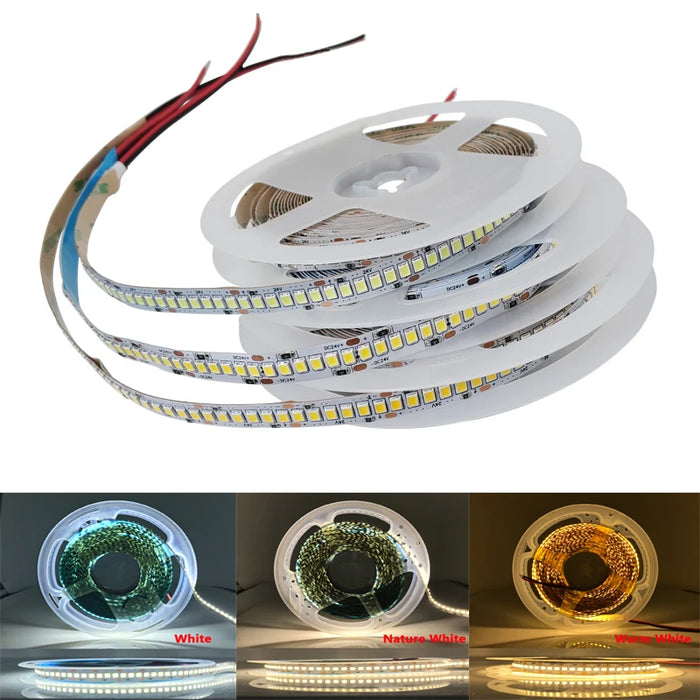 Bande LED cuisine 5m blanc 12V installée sous des placards