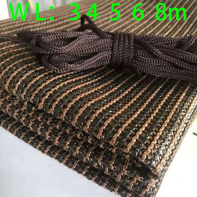 Voile d'ombrage 4x4 mètres couleur gris clair installée sur terrasse
