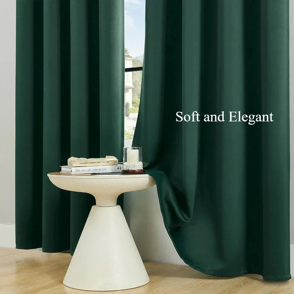 Image représentant un magnifique rideau à œillets de couleur vive. Le rideau présente un design moderne et élégant, fait de tissu de haute qualité. Il est utilisé pour décorer une fenêtre dans un intérieur contemporain, ajoutant de la chaleur et de l'intimité à la pièce. Ce rideau à oeillets est un choix populaire pour les maisons modernes, offrant une combinaison parfaite de style et de fonctionnalité.