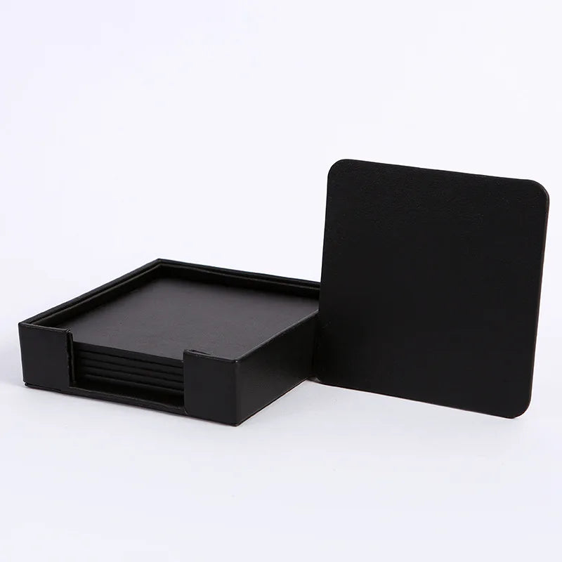 Boîte de rangement carrée noire avec espace de rangement.