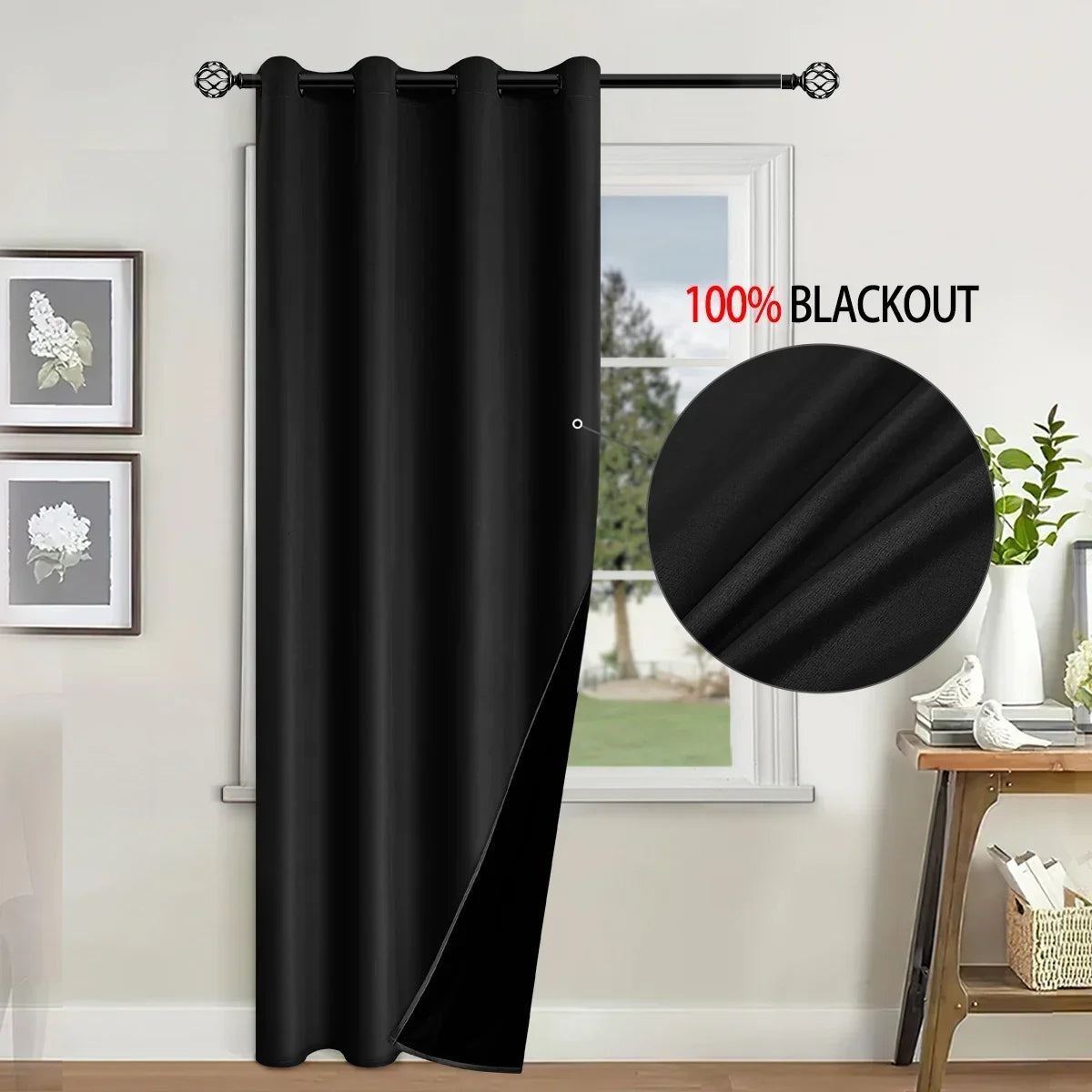 Rideau occultant noir pour chambre, offrant une obscurité totale. Idéal pour bloquer la lumière et améliorer l'intimité. Accessoire déco élégant pour salon ou chambre à coucher. Facile à installer avec des œillets pratiques, ajoutant une touche moderne à votre intérieur.
