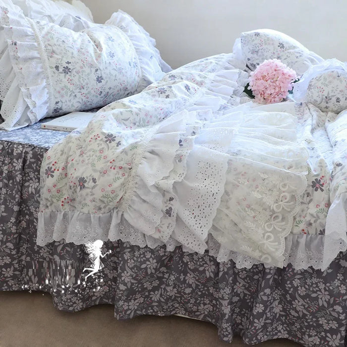 Parure de lit coton dentelle floral avec volants vue d'ensemble