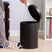 Poubelle de salle de bain noir 8L avec pédale en métal - Ombre Interieur