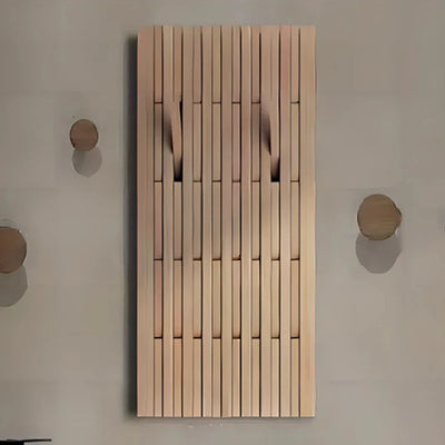 Porte-manteau mural en bois massif avec crochets multiples dans une entrée moderne