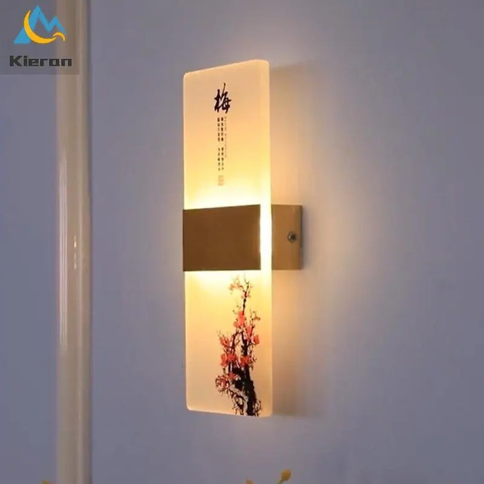 Applique murale LED en forme de fleur moderne sur un mur blanc