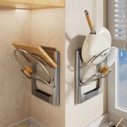 organisateur mural cuisine gris argenté moderne minimaliste fixations vis planche bois bouteilles d'eau fonds