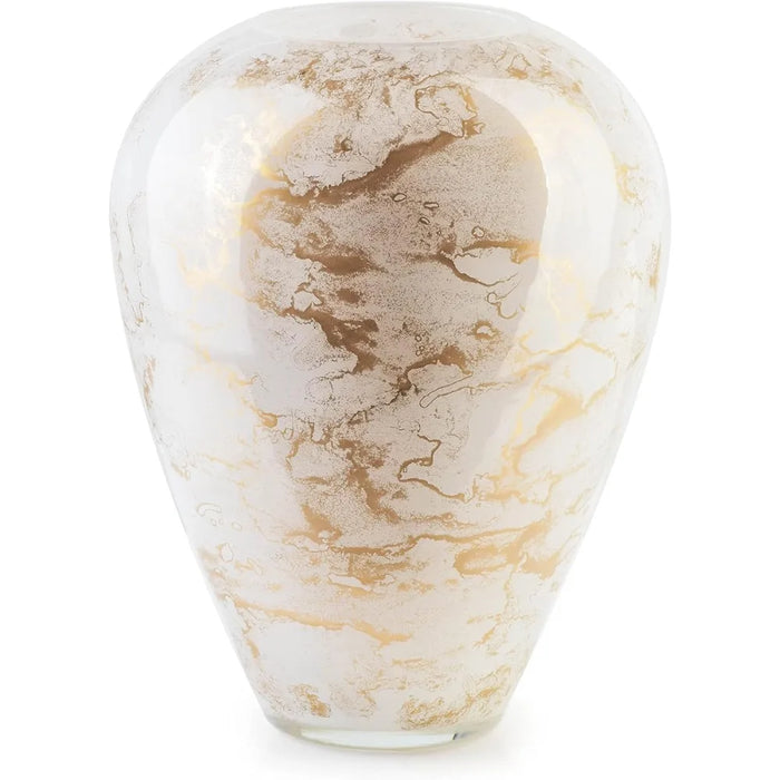 Vase en verre soufflé blanc aspect marbre 27 cm sur table en bois