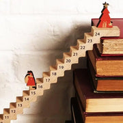 calendrier l'avent bois escalier père noël figurines rouge blanc décorations noël