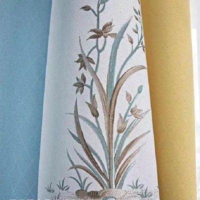 Rideau décoratif avec motif floral élégant, idéal pour apporter une touche artistique à votre intérieur. Parfait pour embellir le salon, la chambre ou tout espace nécessitant une note de sophistication et de style raffiné. Disponible en plusieurs couleurs, ce rideau ajoute une ambiance chaleureuse et accueillante à votre maison. Adapté à divers styles de décoration pour une harmonie parfaite.