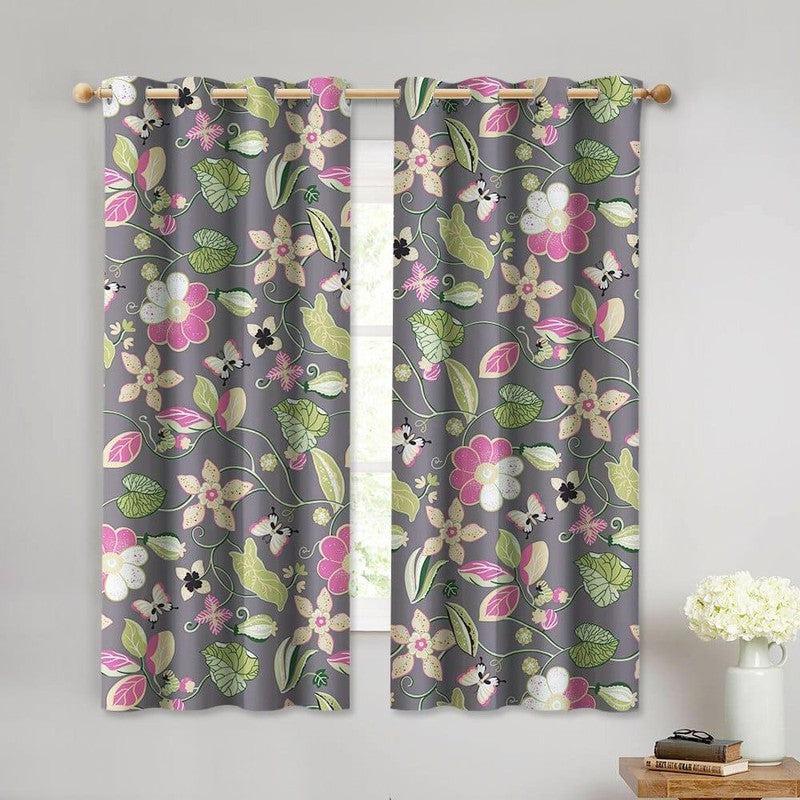 Rideaux à motif floral coloré sur fond gris, parfaits pour ajouter une touche de fraîcheur à votre salon. Ces voilages élégants, ornés de fleurs aux teintes vives et de feuilles vertes, s'intègrent harmonieusement dans n'importe quel intérieur moderne. Idéaux pour une décoration printanière ou estivale, ils égayent instantanément la pièce tout en offrant une belle luminosité. Accessoire déco incontournable pour un aménagement serein et