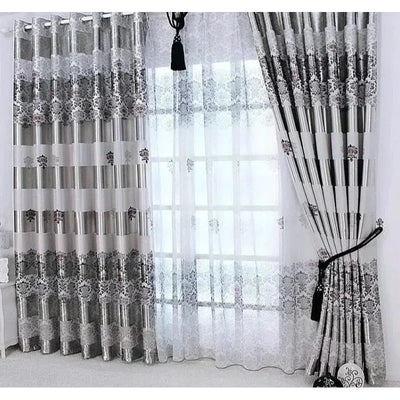 Rideaux élégants avec motifs floraux, parfaits pour un salon moderne; ajoutent une touche sophistiquée tout en filtrant la lumière naturelle. Accessoire de décoration incontournable pour une ambiance chaleureuse et accueillante.