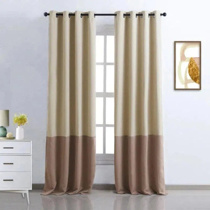 Rideau élégant à œillets bicolore beige et marron, idéal pour donner une touche moderne à votre salon ou chambre. Accessoire déco parfait pour habiller vos fenêtres et contrôler la lumière. Design chic et moderne pour un intérieur harmonieux et accueillant.