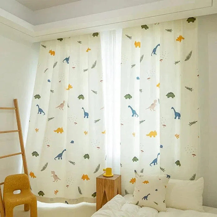 Rideaux décoratifs pour chambre d'enfant avec motifs de dinosaures colorés. Transformez l'espace de vos petits avec ces rideaux ludiques, parfaits pour ajouter une touche d'aventure à la décoration intérieure. Idéals pour les amateurs de dinosaures, ces rideaux créent une atmosphère chaleureuse et amusante. Ajoutez du style et du caractère à la chambre tout en contrôlant la lumière et l'intimité.