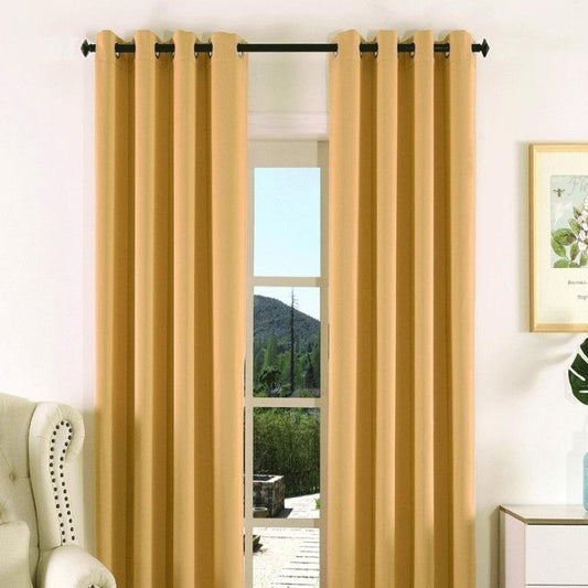 Rideau épais et opaque, bloque la lumière et conserve la chaleur, idéal pour une ambiance cocooning et une isolation thermique efficace.