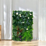 panneau végétal artificiel feuilles diverses fleurs blanches moderne décoration extérieure herbe verte opacité naturelle