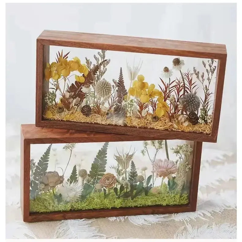 Cadre fleurs séchées bois marron clair fleurs feuilles mousse verre transparent rustique naturel