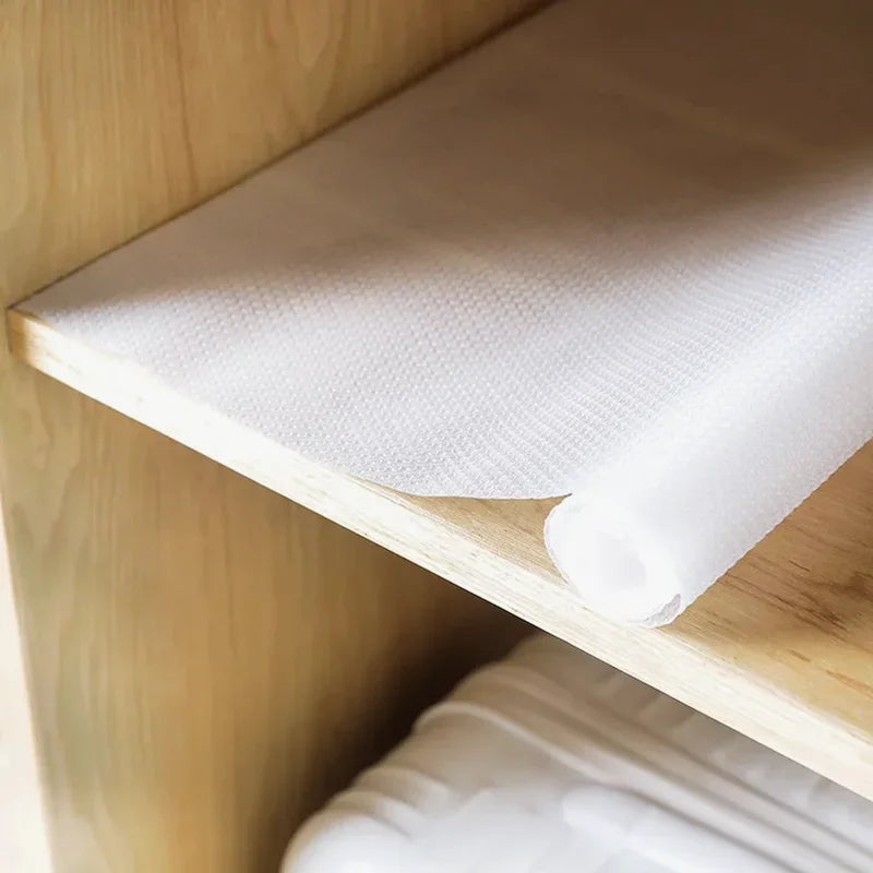tapis protection meuble moderne adhésif blanc translucide points réguliers respectueux environnement 30x150cm
