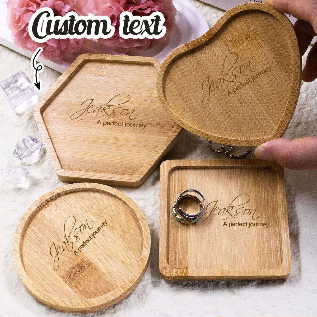 plateaux bois naturel minimaliste modernes bijoux lettres forme coeur anneaux hexagone rond carré
