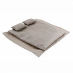 literee miniature bleu marine gris clair tissu texturé minimaliste moderne couverture oreillers bois naturel