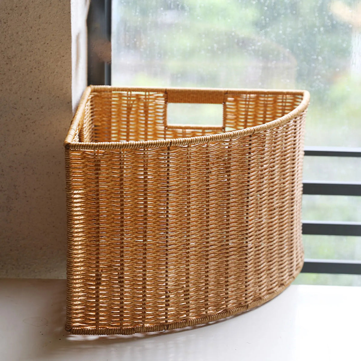 panier rangement tressé marron clair rustique poignées intégrées grande capacité organisation maison livres magazines