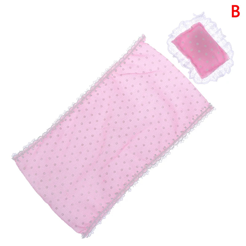 coussin rose pois blancs décoration enfant jouet tissu doux dentelle blanche chambre coucher