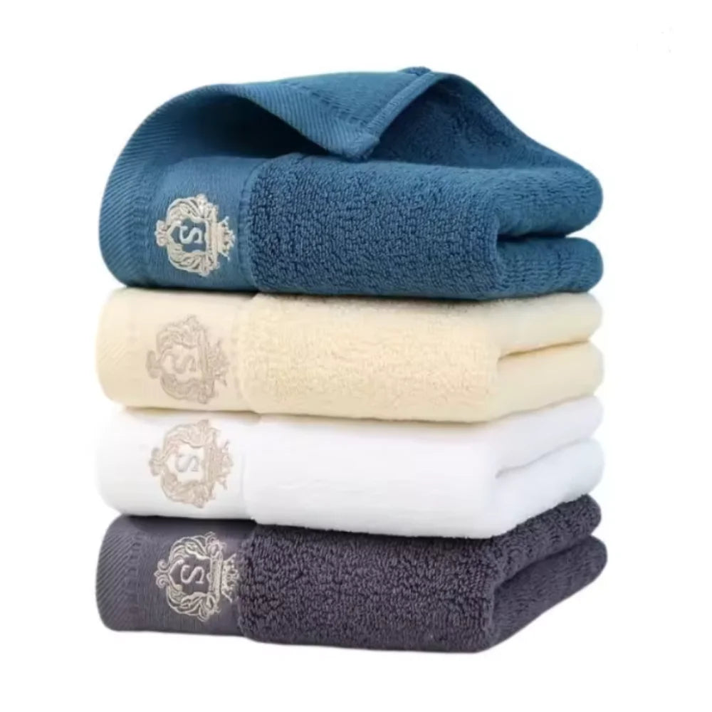 serviettes bain coton polyester absorbantes bleu marine rose classiques broderie monogramme deux tailles