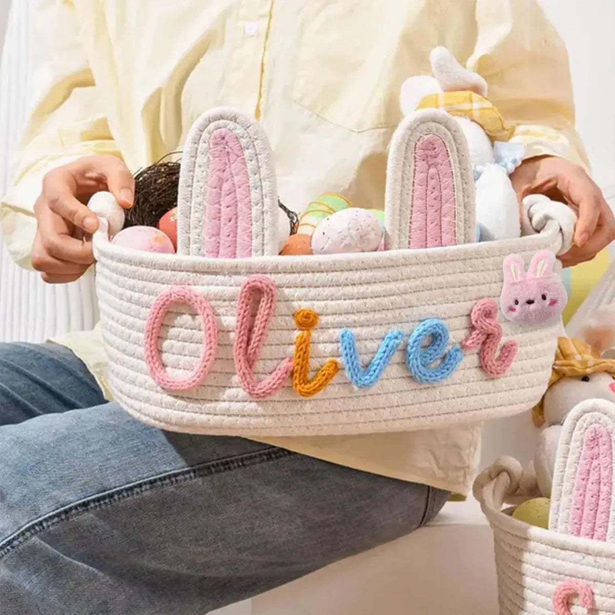 panier rangement tissu coton rose blanc bleu motif tresses décoratif enfant anneaux métalliques prénom