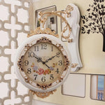 horloge murale double face vintage ornée fleurs chiffres romains blanc marron doré farmhouse decoration