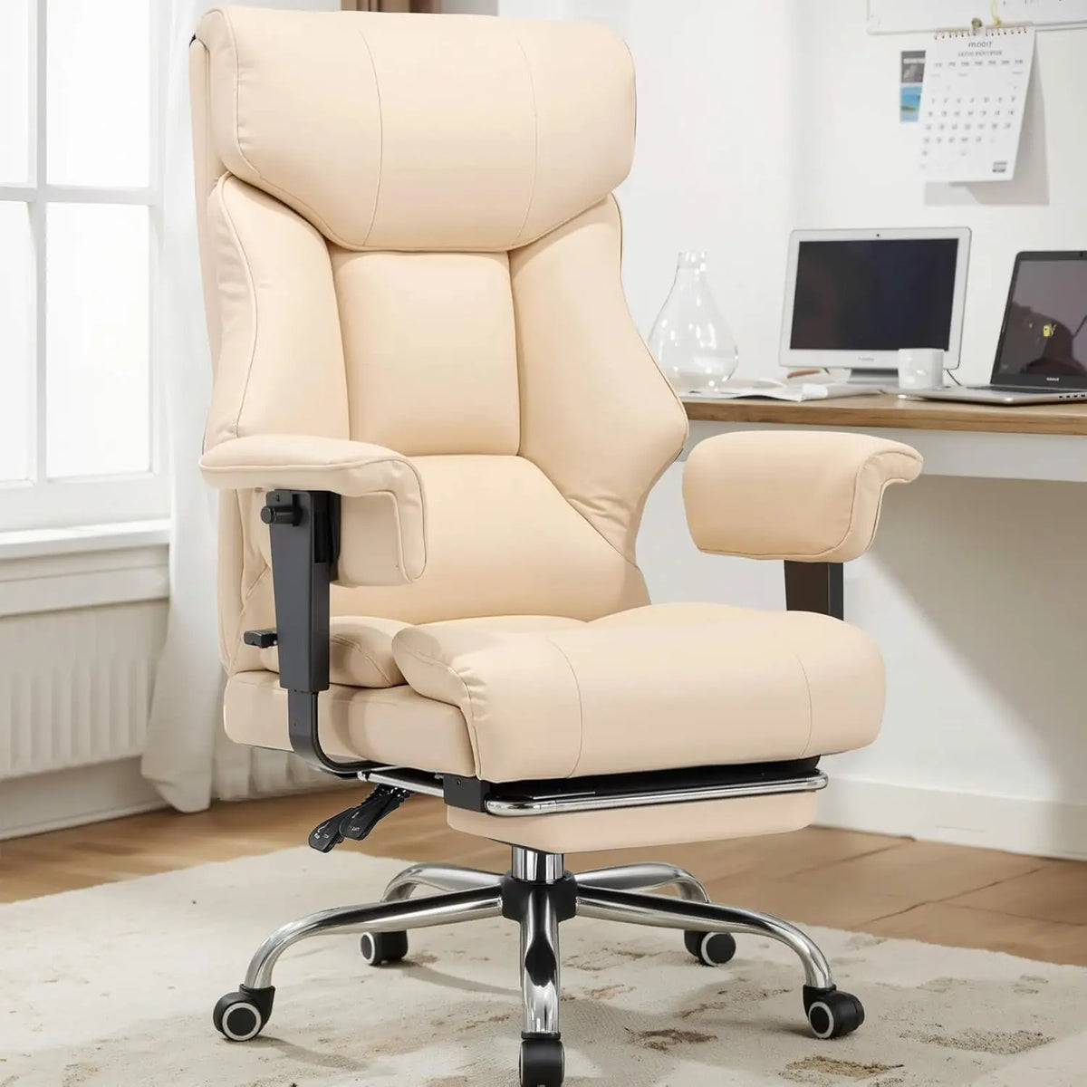 fauteuil noir simili cuir moderne roulettes oreiller supplémentaire basse hauteur