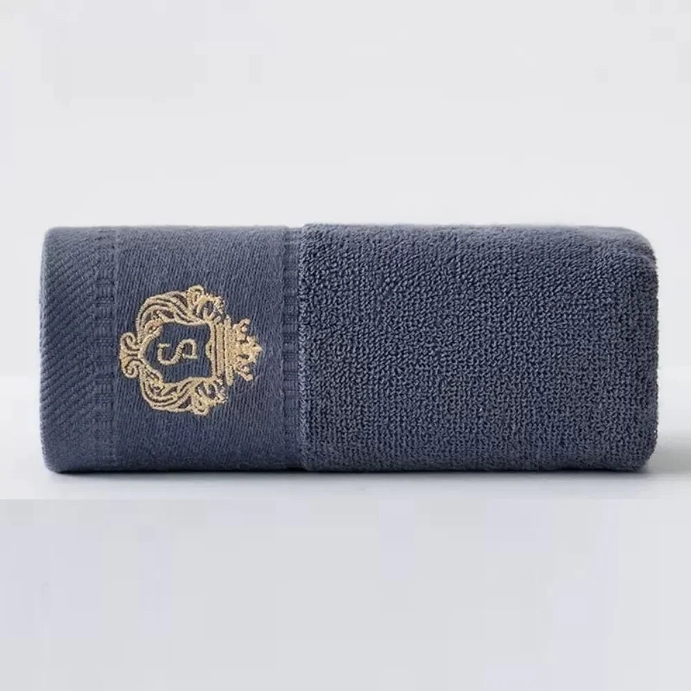 serviettes bain coton polyester absorbantes bleu marine rose classiques broderie monogramme deux tailles