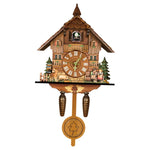 horloge murale pendule bois naturel village traditionnel personnages animaux maison arbre déco salon