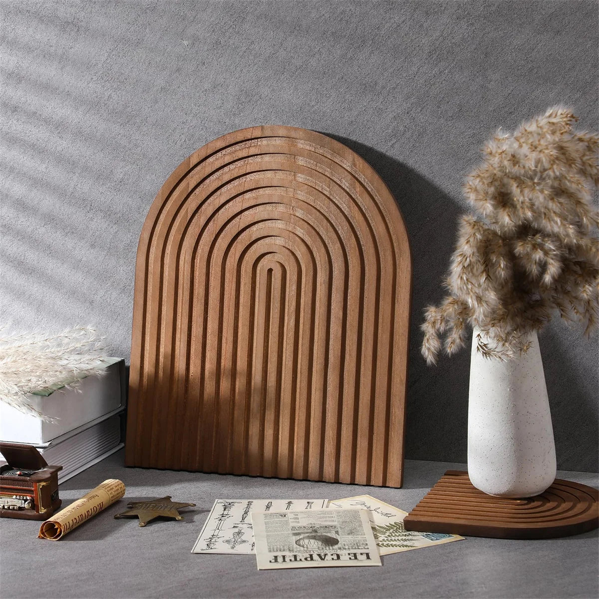 plaque bois moderne plateau présentation rayures horizontales naturel brun clair minimaliste largeur cm haute