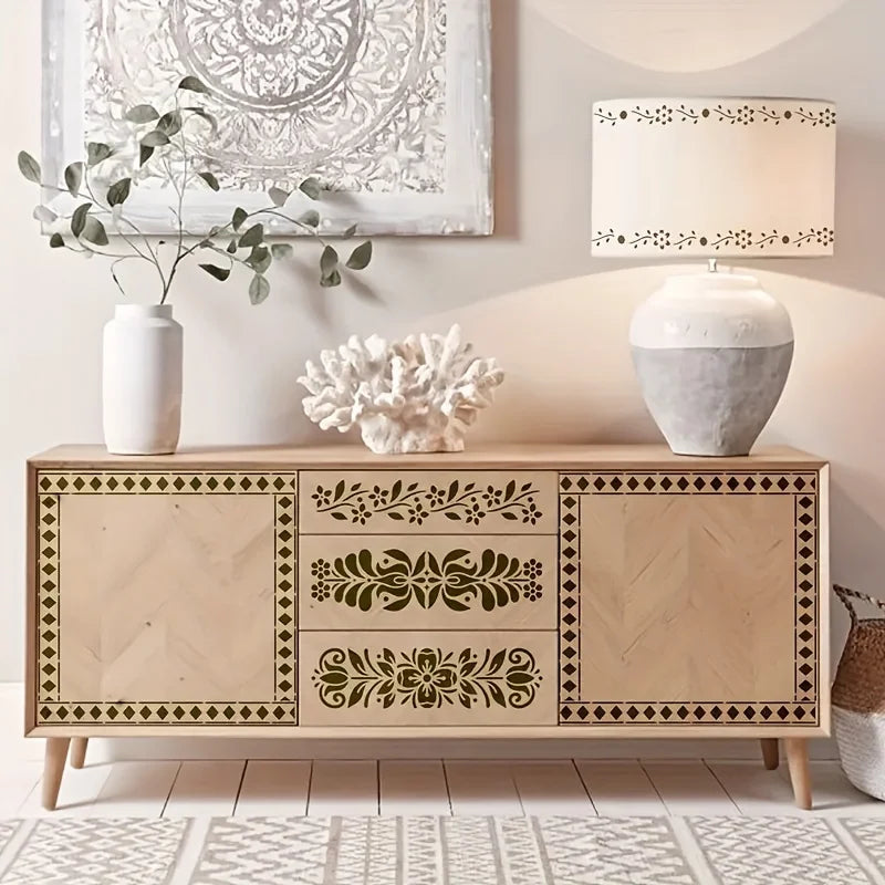 stencils peinture motifs floral ornements blanc brun artisanal décoration murale bricolage