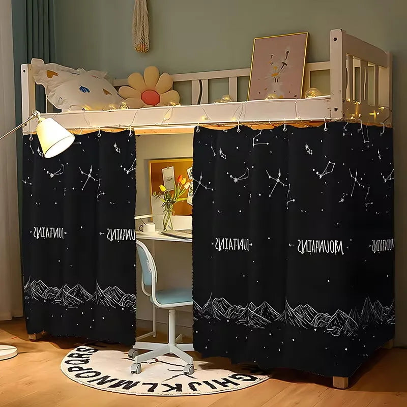 rideau lit mezzanine motif étoiles montagnes lune nuit opacité totale décoration enfantine attaches crochets
