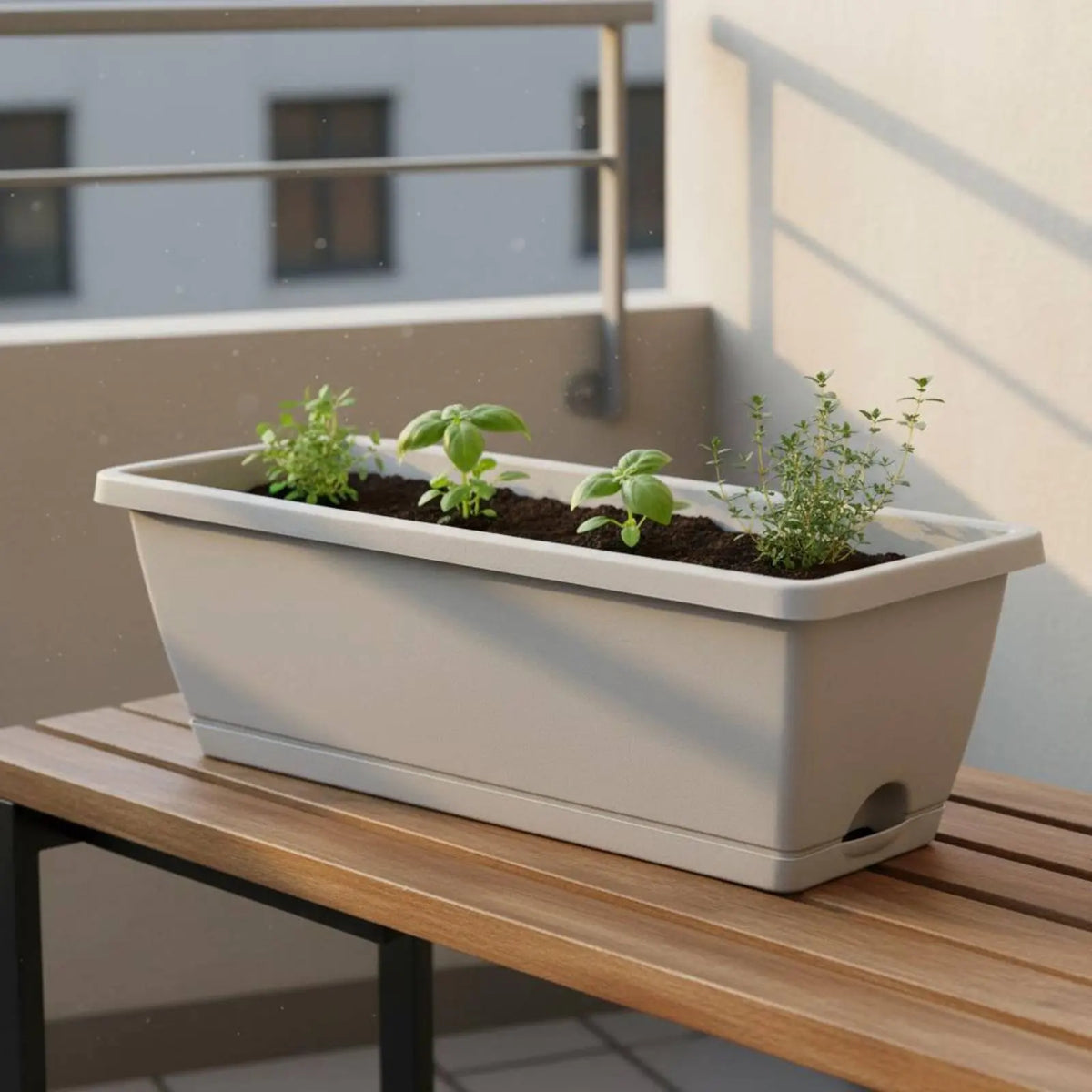 Bac fleurs moderne rectangulaire vert noir blanc accroché balcon fenêtre jardinière plante suspension tringleextérieurDecoration