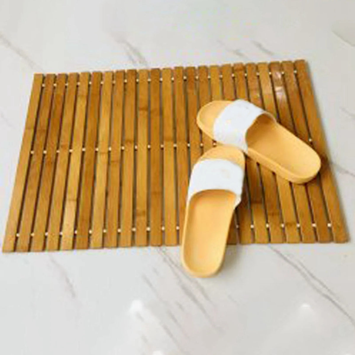 tapis bain acrylique lattes horizontales aspect bois naturel salle bain antidérapant minimaliste zen accessoires
