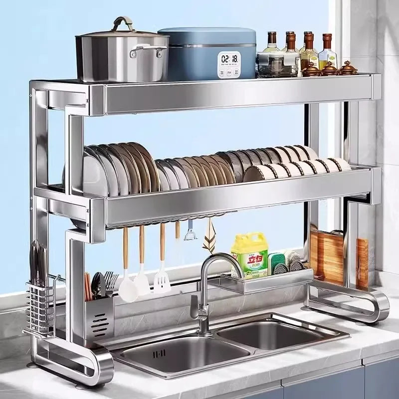 étagère cuisine acier inoxydable moderne assiettes cuillères couverts bouteilles pot couteaux ustensiles cuisine rangement