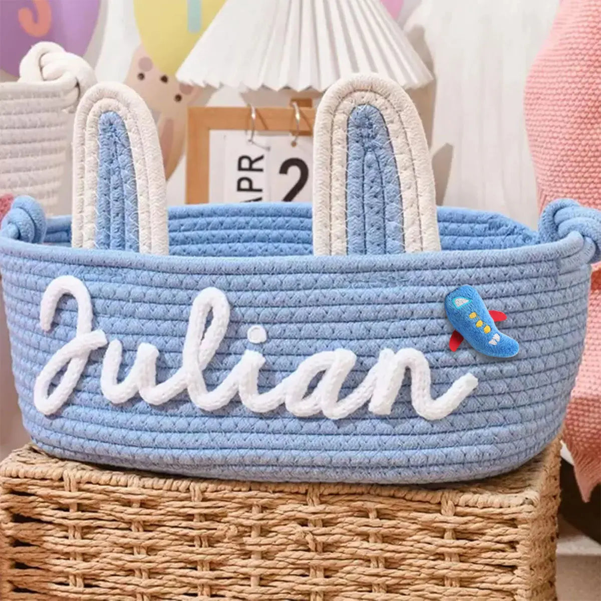 panier rangement tissu coton rose blanc bleu motif tresses décoratif enfant anneaux métalliques prénom