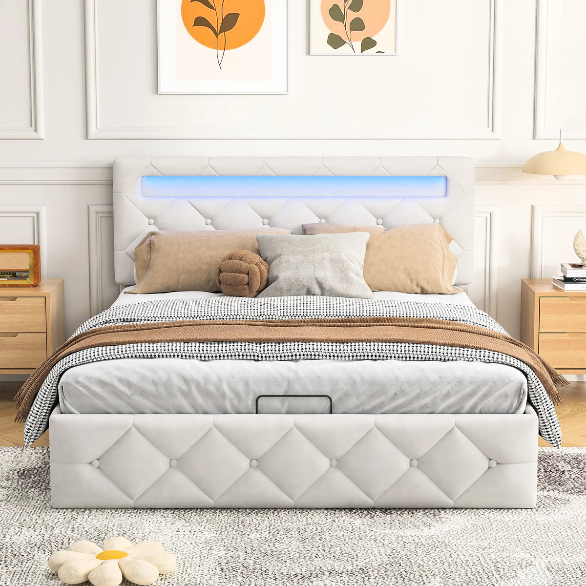 Détail du rangement coffre sous le lit double velours beige
