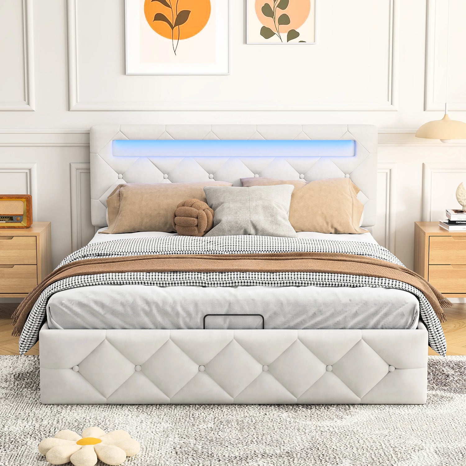Détail du rangement coffre sous le lit double velours beige