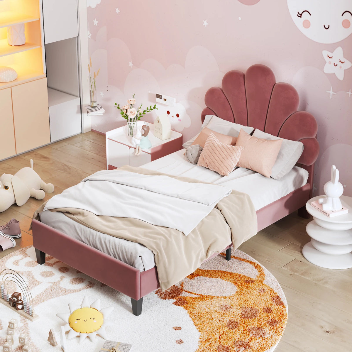 Structure solide en bois du lit enfant avec pieds robustes