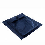 literee miniature bleu marine gris clair tissu texturé minimaliste moderne couverture oreillers bois naturel
