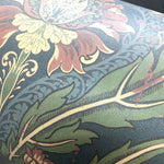 papier peint floral opaque vintage feuilles fleurs bleu foncé vert rouge beige