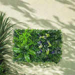 panneau végétal artificiel feuilles diverses fleurs blanches moderne décoration extérieure herbe verte opacité naturelle