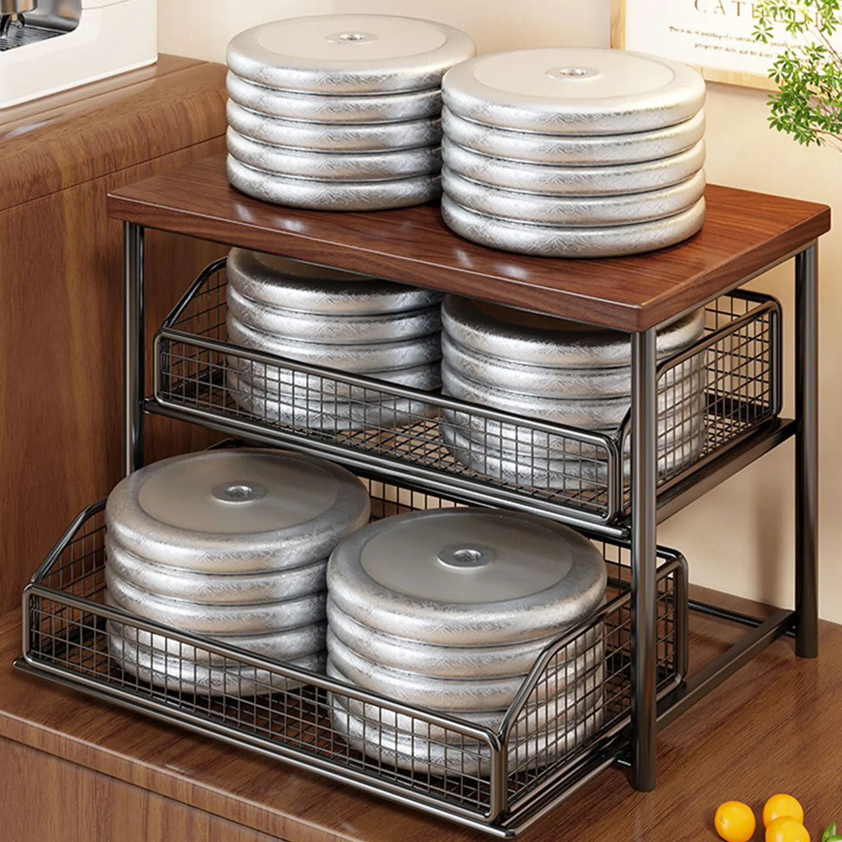 organisateur étagère rangement métal bois paniers mugs tasses comptoir cuisine moderne industrial